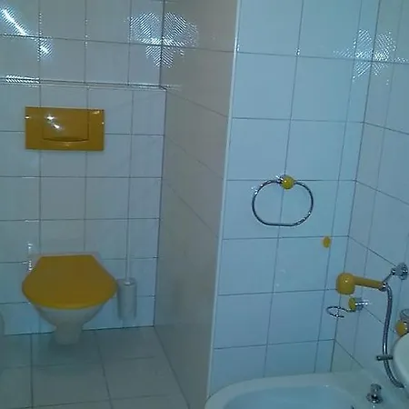 Sleeps 10 Wifi